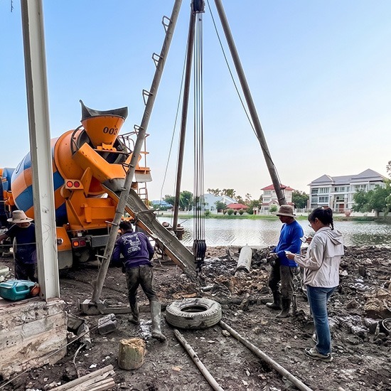 รับทำเสาเข็มเจาะสามขา สำหรับพื้นที่จำกัดพิเศษ (Bored Pile Service) - รับตอกเสาเข็มไมโครไพล์ไทรน้อย - ซีแอลพี เอ็นเตอร์ไพล์ โกรท